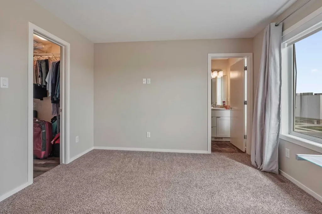 422 Highlands Boulevard W Lethbridge AB T1J 5K5