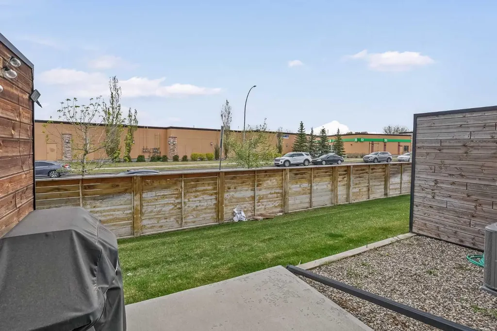 422 Highlands Boulevard W Lethbridge AB T1J 5K5