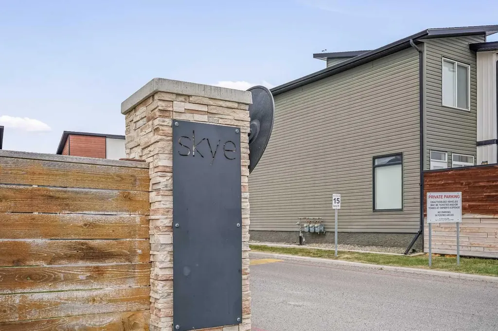 422 Highlands Boulevard W Lethbridge AB T1J 5K5