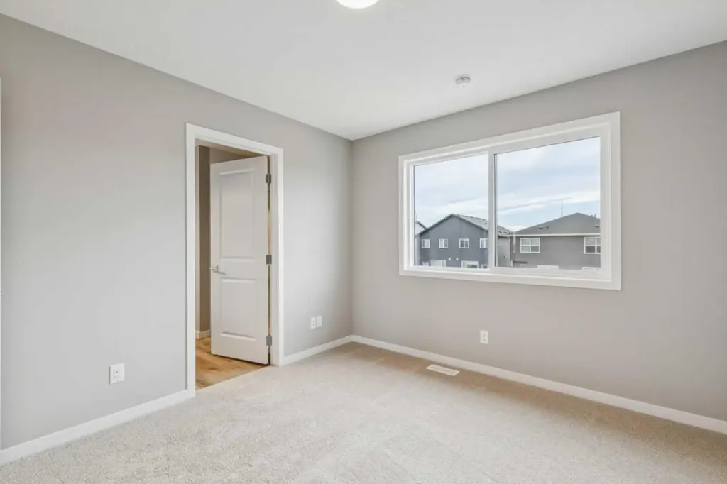75 Hotchkiss Way SE Calgary AB T3S 0V2