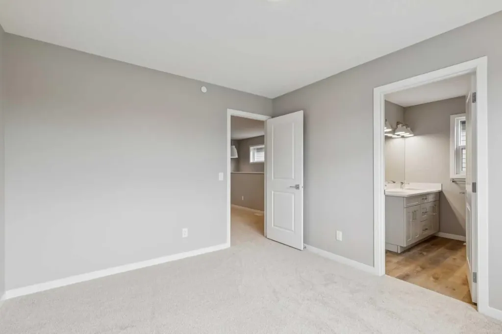 75 Hotchkiss Way SE Calgary AB T3S 0V2