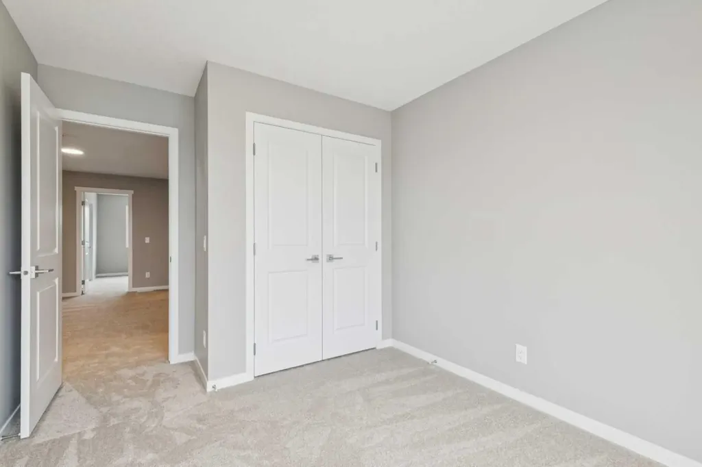 75 Hotchkiss Way SE Calgary AB T3S 0V2