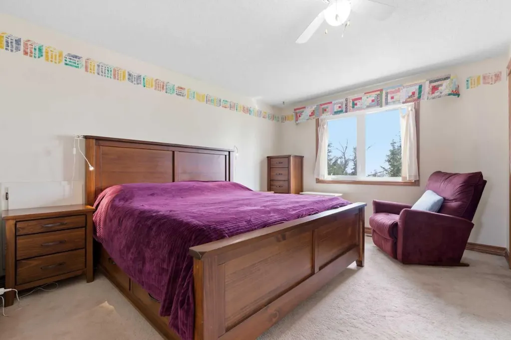 652 Dalmeny Hill NW Calgary AB T3A 1T6
