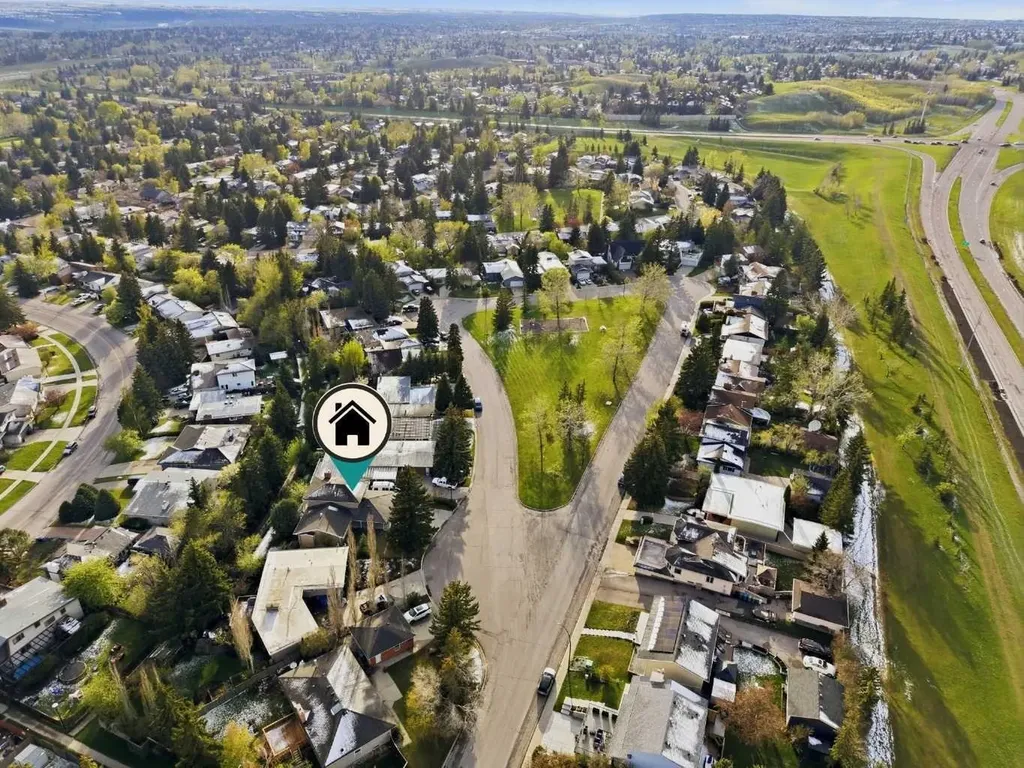 652 Dalmeny Hill NW Calgary AB T3A 1T6