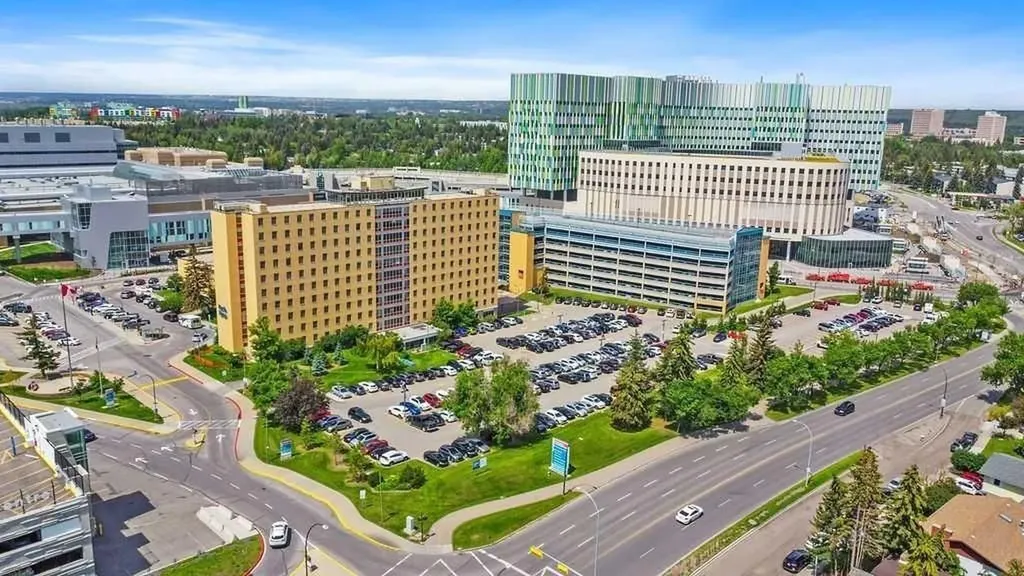 652 Dalmeny Hill NW Calgary AB T3A 1T6