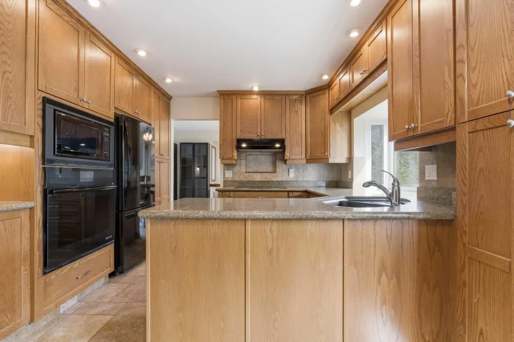 652 Dalmeny Hill NW Calgary AB T3A 1T6