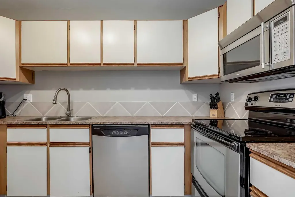 333 Garry Crescent NE Calgary AB T2K 5X1