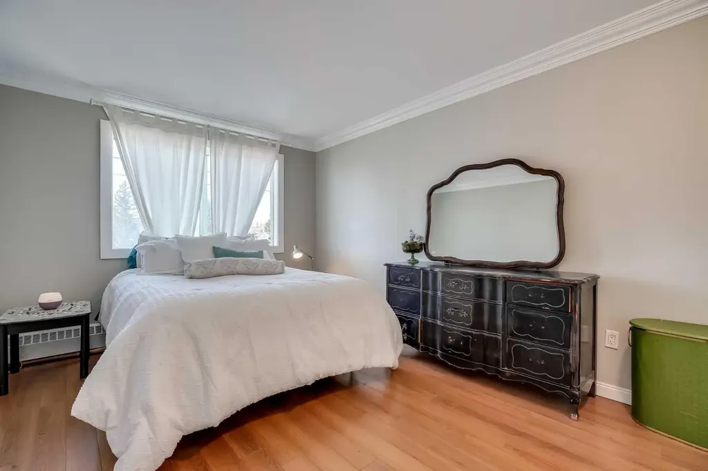 333 Garry Crescent NE Calgary AB T2K 5X1