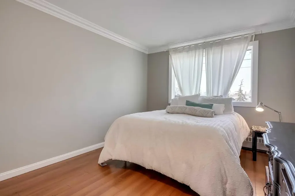333 Garry Crescent NE Calgary AB T2K 5X1