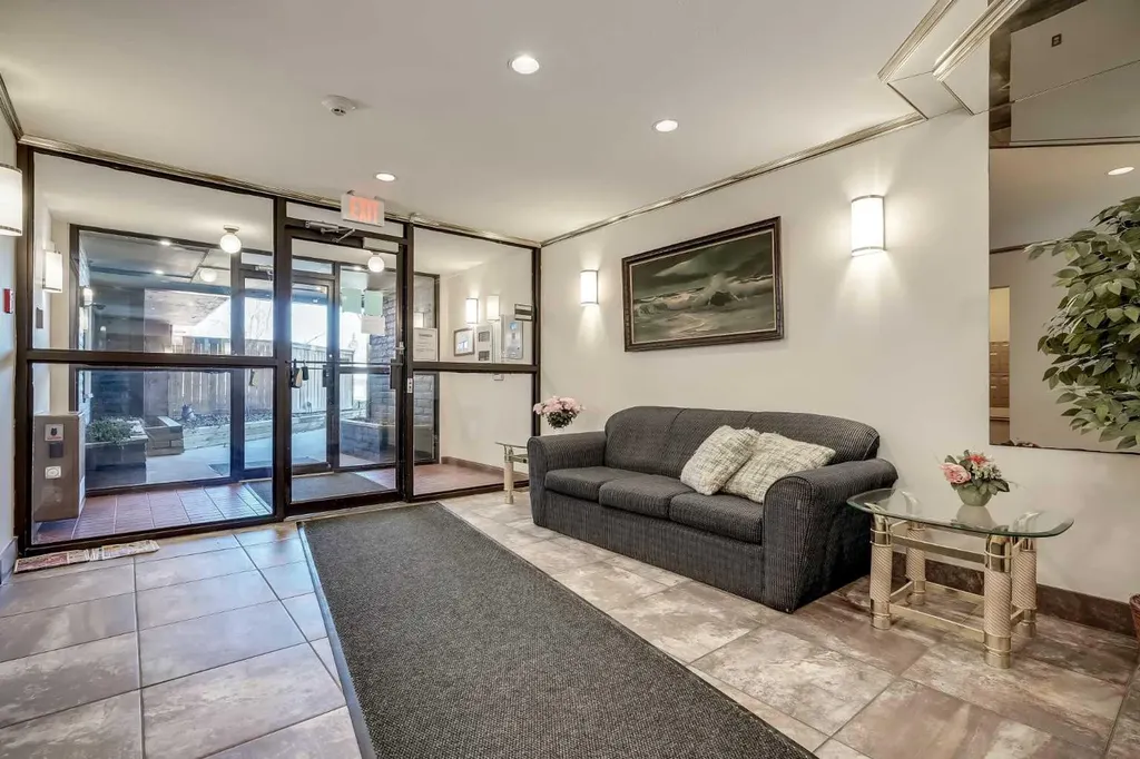 333 Garry Crescent NE Calgary AB T2K 5X1