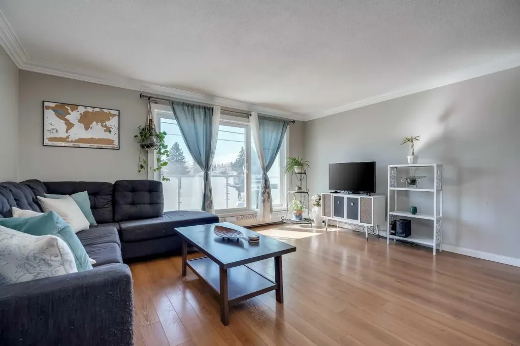 333 Garry Crescent NE Calgary AB T2K 5X1