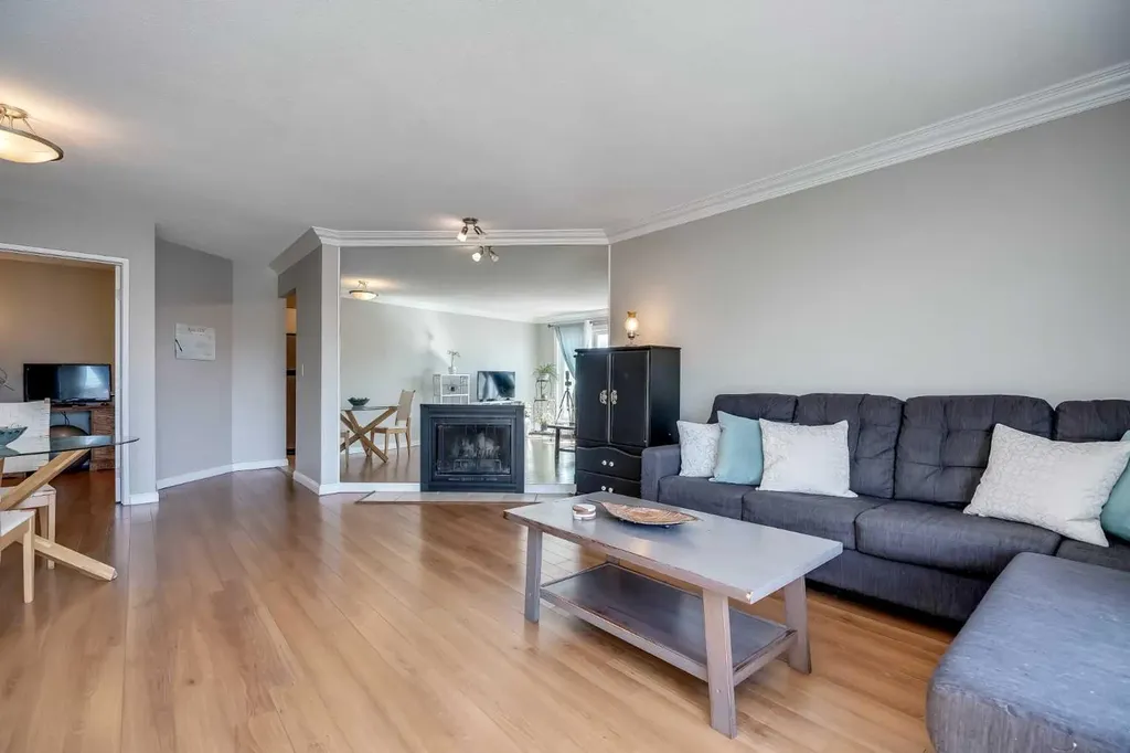 333 Garry Crescent NE Calgary AB T2K 5X1
