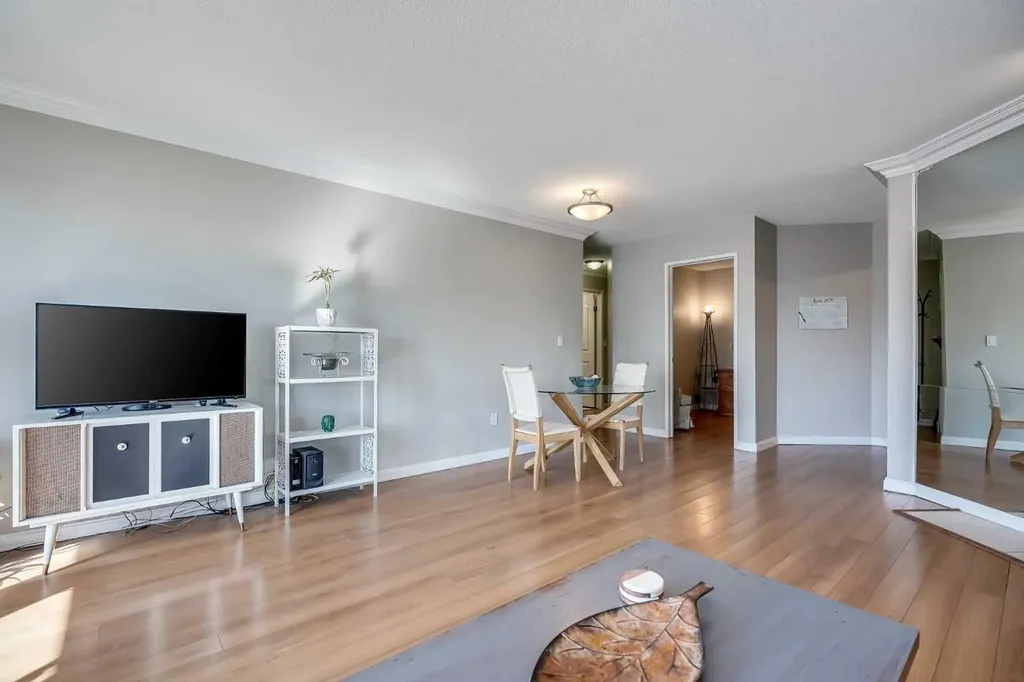 333 Garry Crescent NE Calgary AB T2K 5X1