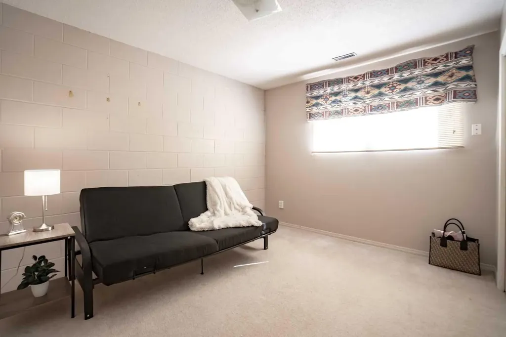 8808 96 Street Peace River AB T8S 1G6