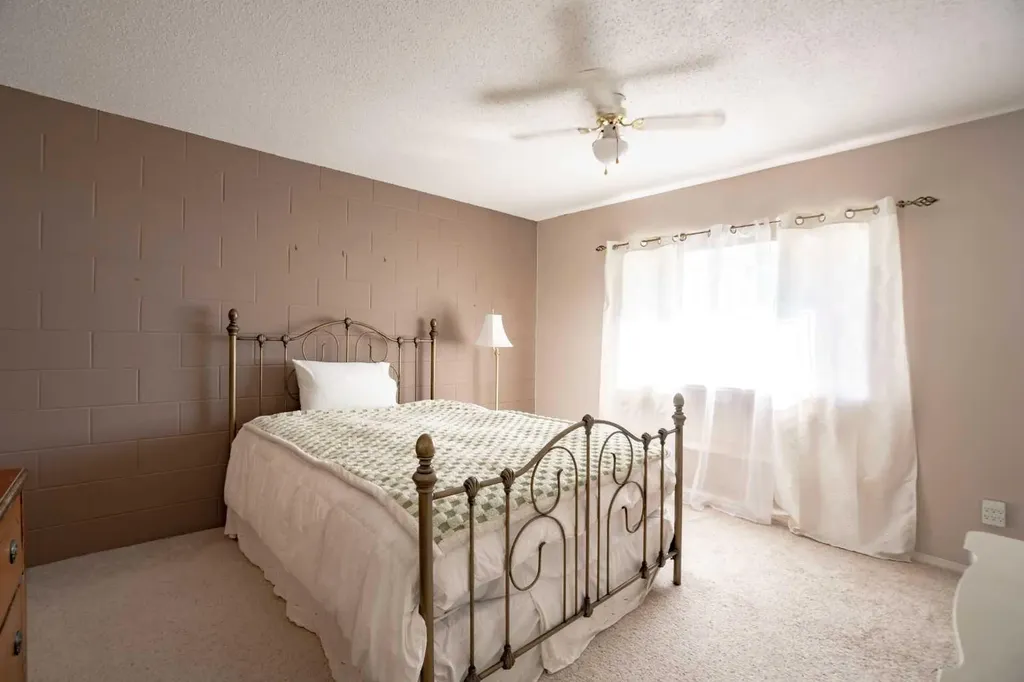 8808 96 Street Peace River AB T8S 1G6