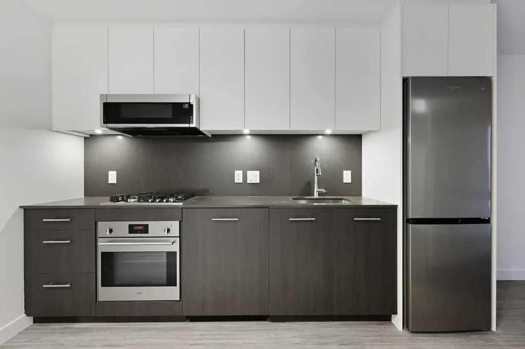 730 2 Avenue SW Calgary AB T2P 1R8