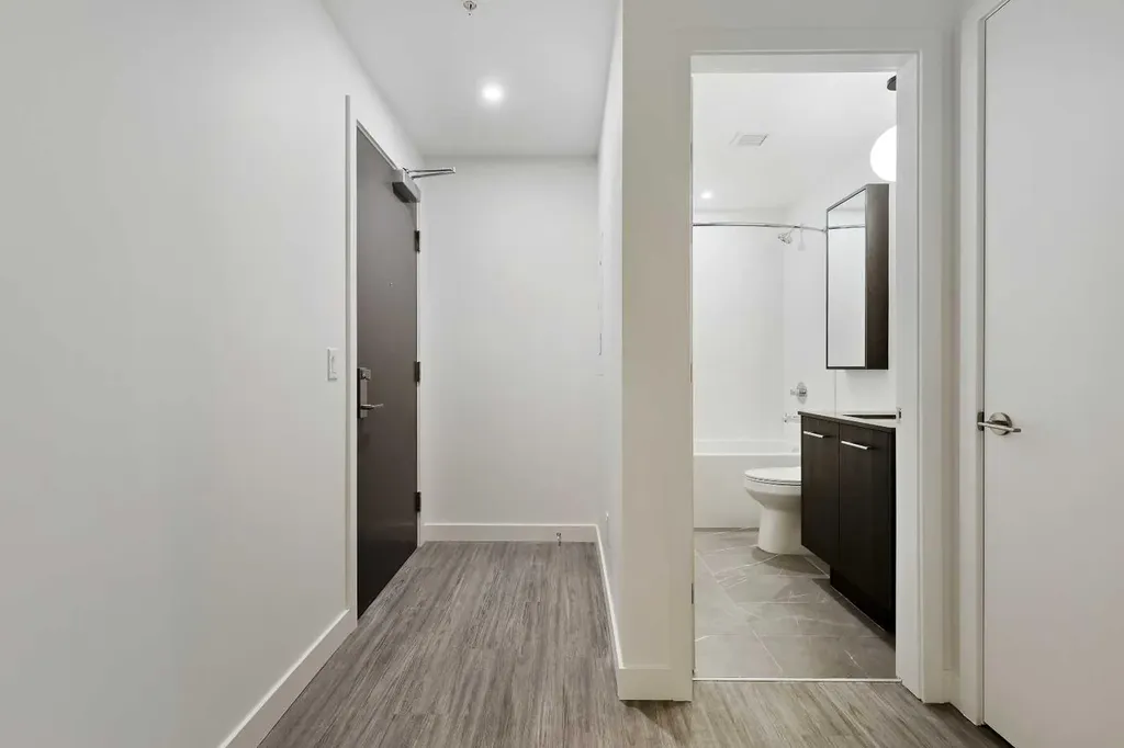 730 2 Avenue SW Calgary AB T2P 1R8