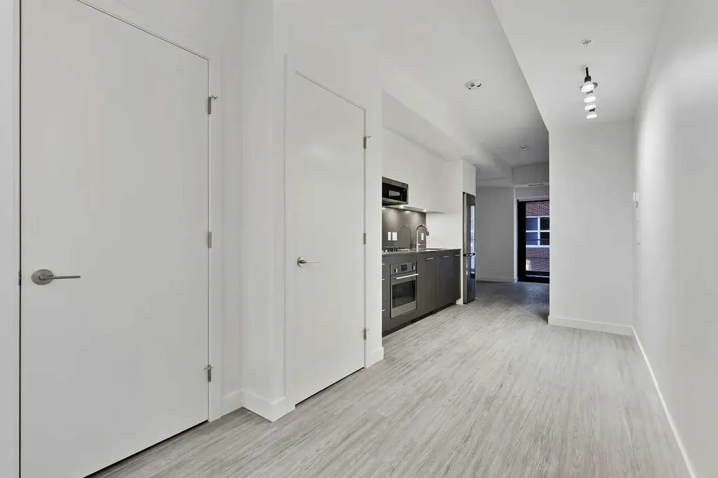730 2 Avenue SW Calgary AB T2P 1R8