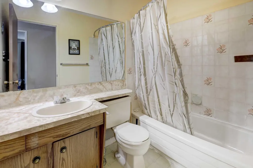 16 Martingrove Mews NE Calgary AB T3J2S9