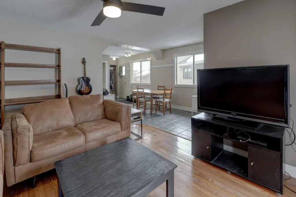 16 Martingrove Mews NE Calgary AB T3J2S9