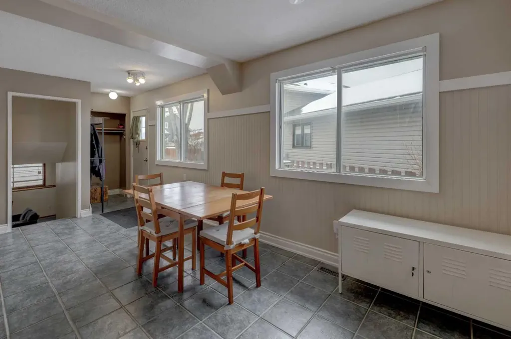16 Martingrove Mews NE Calgary AB T3J2S9