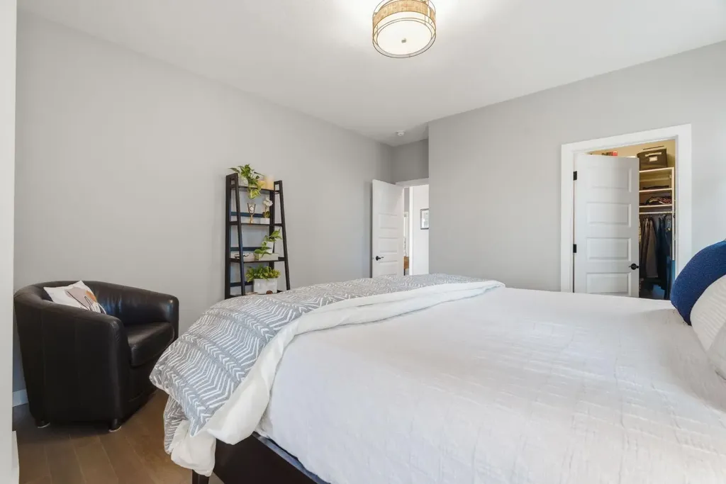 51 Mist Mountain Rise Okotoks AB T1S 5R4