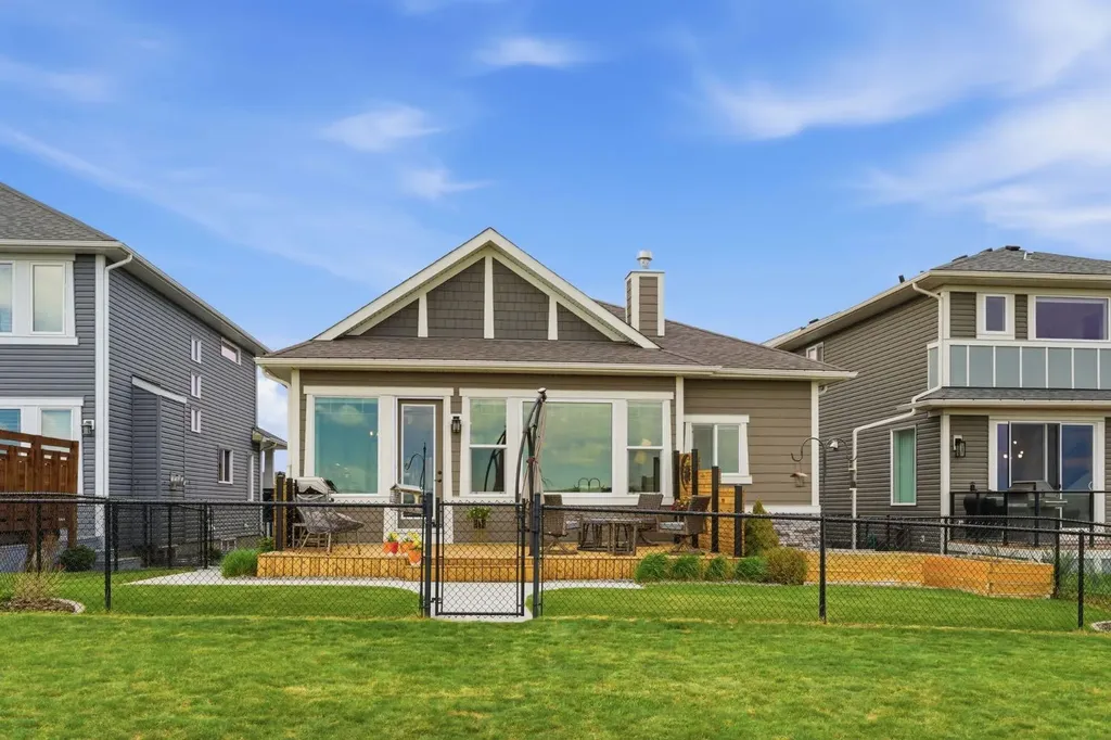 51 Mist Mountain Rise Okotoks AB T1S 5R4