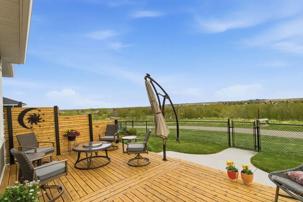 51 Mist Mountain Rise Okotoks AB T1S 5R4