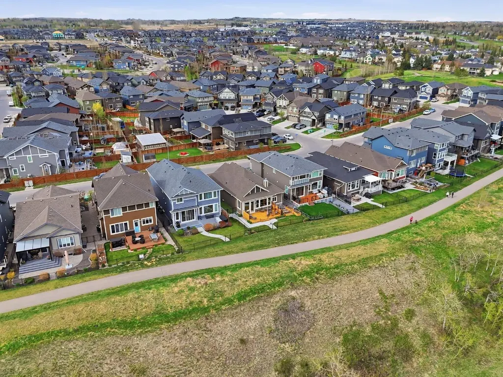 51 Mist Mountain Rise Okotoks AB T1S 5R4