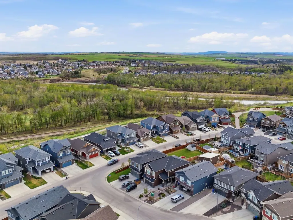 51 Mist Mountain Rise Okotoks AB T1S 5R4