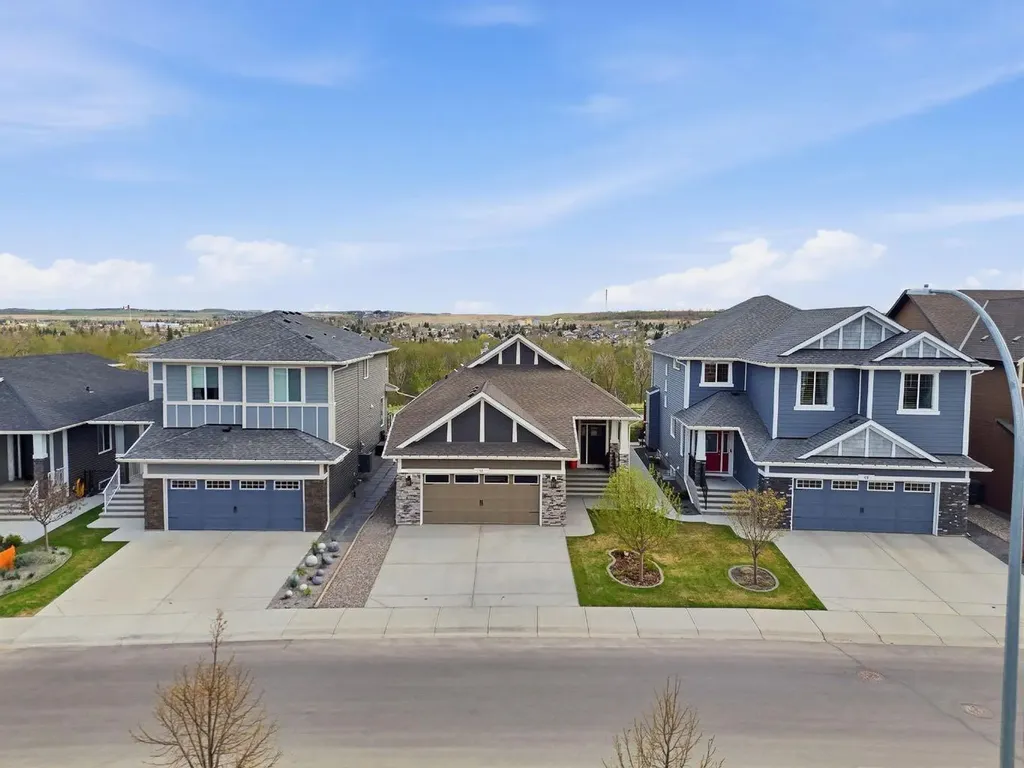 51 Mist Mountain Rise Okotoks AB T1S 5R4