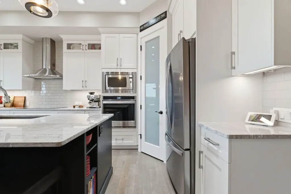 51 Mist Mountain Rise Okotoks AB T1S 5R4
