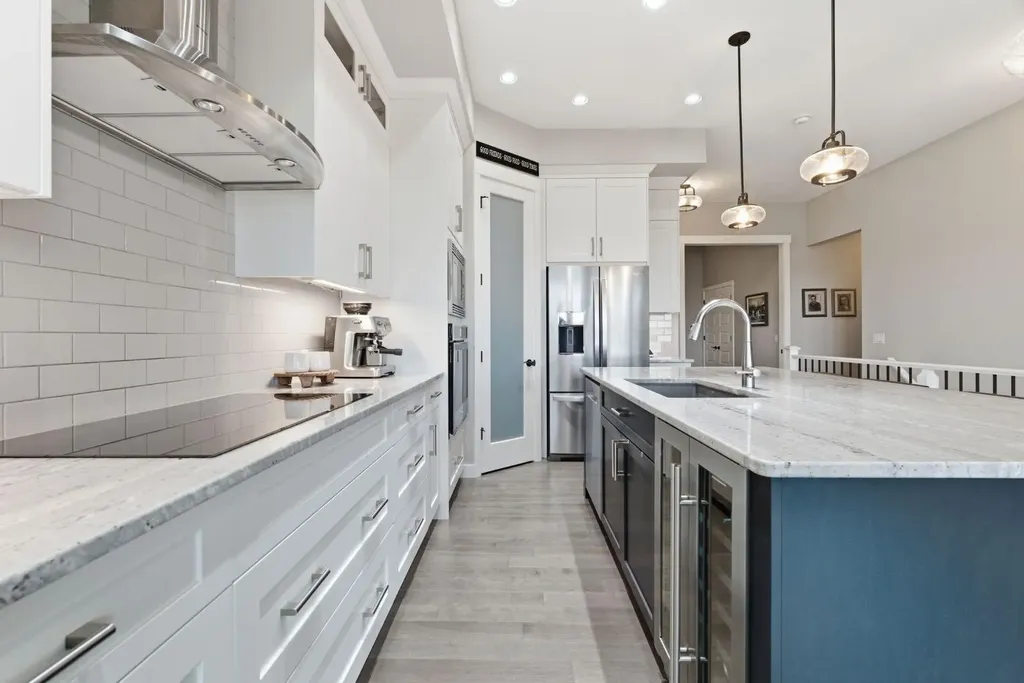 51 Mist Mountain Rise Okotoks AB T1S 5R4