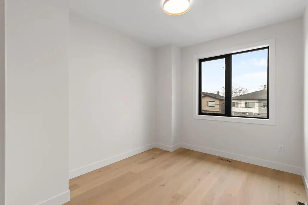510 29 Avenue NW Calgary AB T2M 2M5