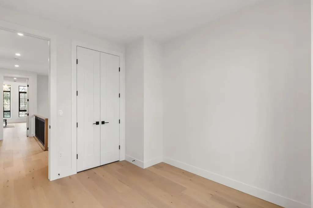 510 29 Avenue NW Calgary AB T2M 2M5