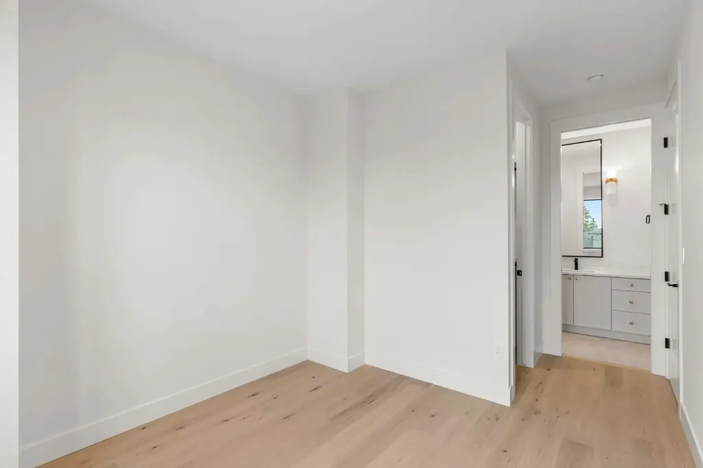 510 29 Avenue NW Calgary AB T2M 2M5