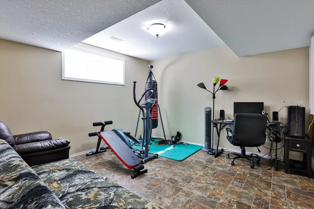557 Mary Cameron Crescent N Lethbridge AB T1H6V6