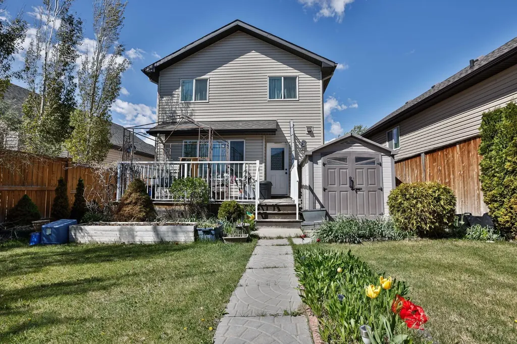 557 Mary Cameron Crescent N Lethbridge AB T1H6V6