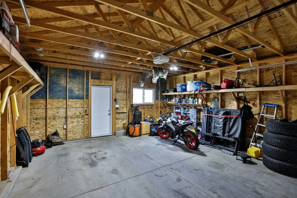 557 Mary Cameron Crescent N Lethbridge AB T1H6V6