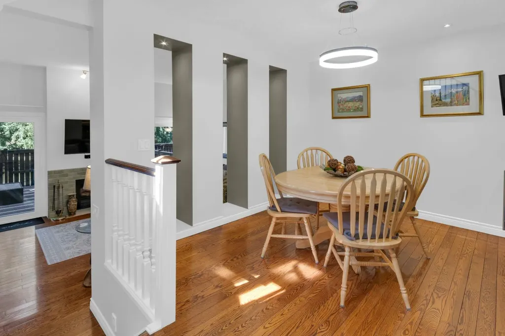 111 Point Drive NW Calgary AB T3B5C8