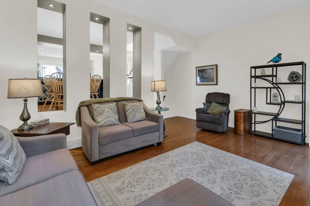 111 Point Drive NW Calgary AB T3B5C8