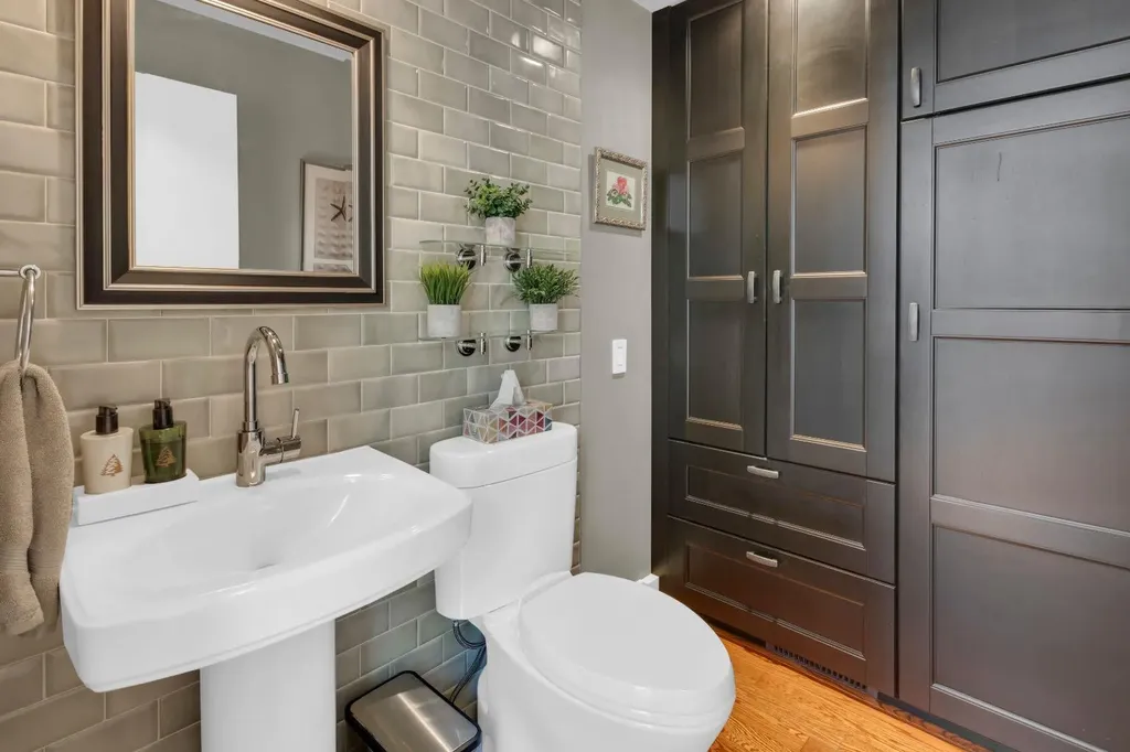 111 Point Drive NW Calgary AB T3B5C8