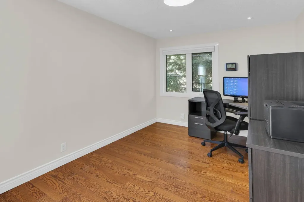 111 Point Drive NW Calgary AB T3B5C8