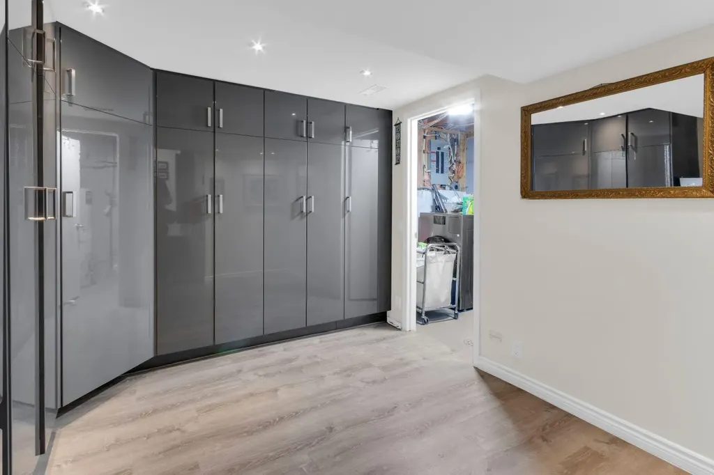111 Point Drive NW Calgary AB T3B5C8