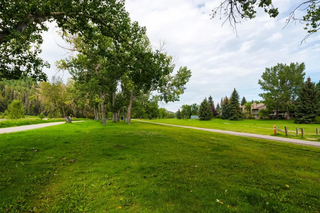 111 Point Drive NW Calgary AB T3B5C8