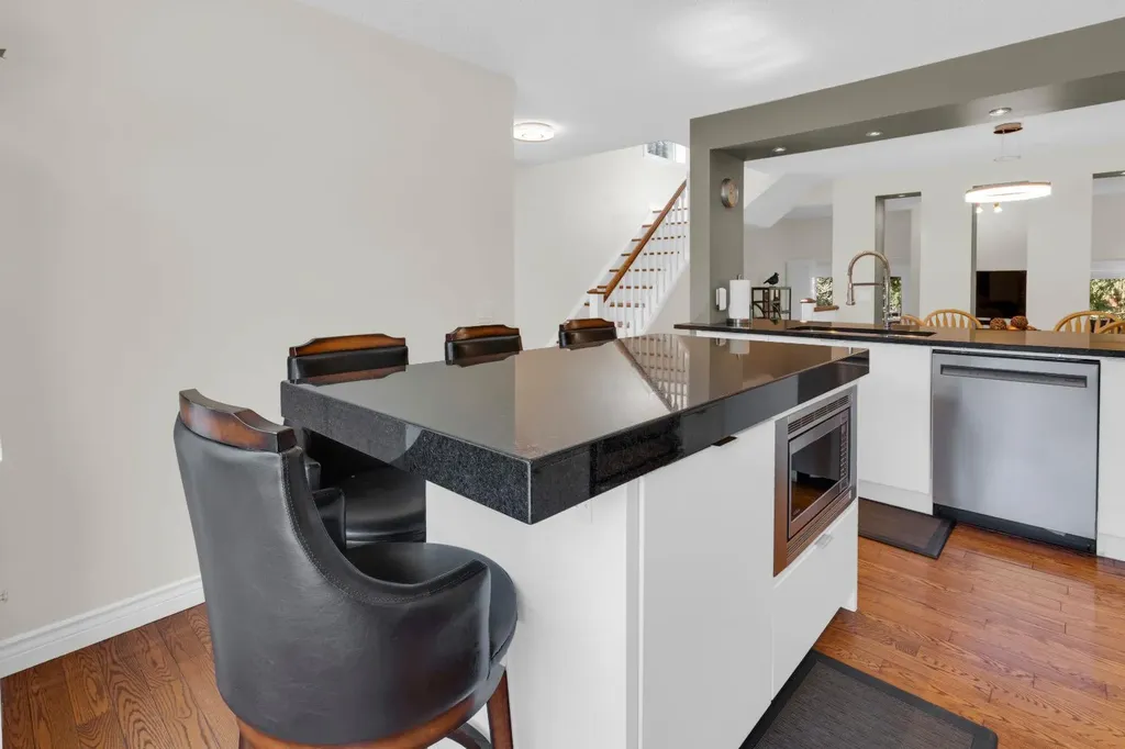 111 Point Drive NW Calgary AB T3B5C8
