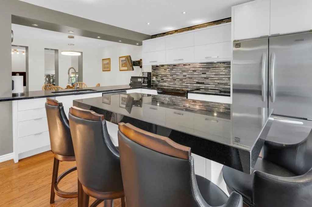 111 Point Drive NW Calgary AB T3B5C8