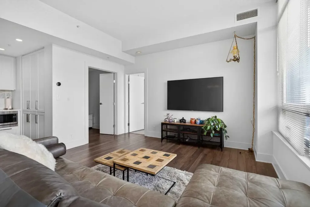 46 9 Street NE Calgary AB T2E 7Y1