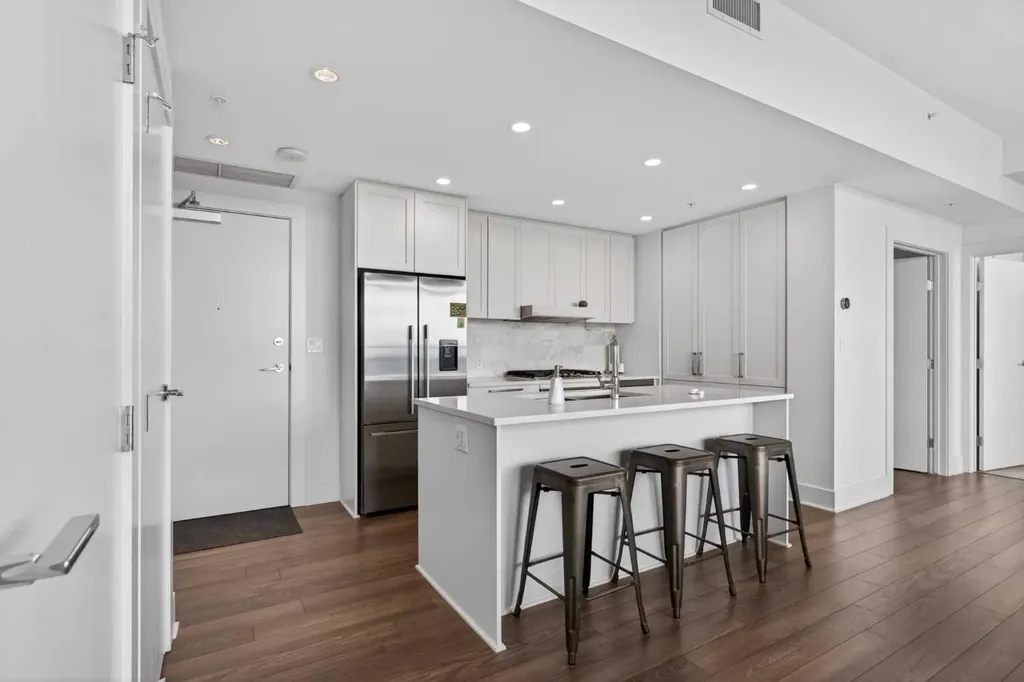 46 9 Street NE Calgary AB T2E 7Y1