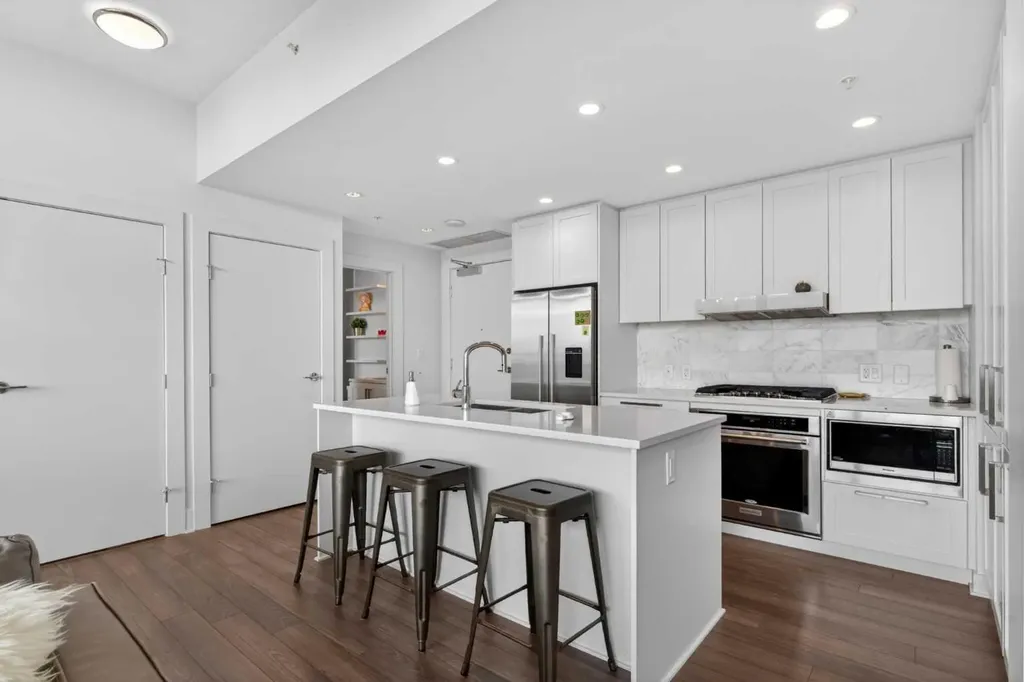 46 9 Street NE Calgary AB T2E 7Y1